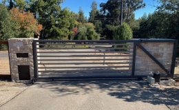 closed cantilver sliding gate